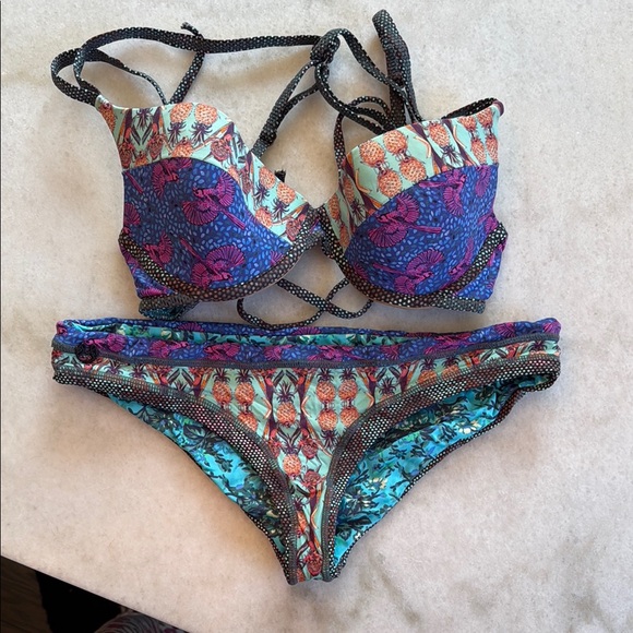 Colorful Patterned Bikini Set - Picture 2 of 7